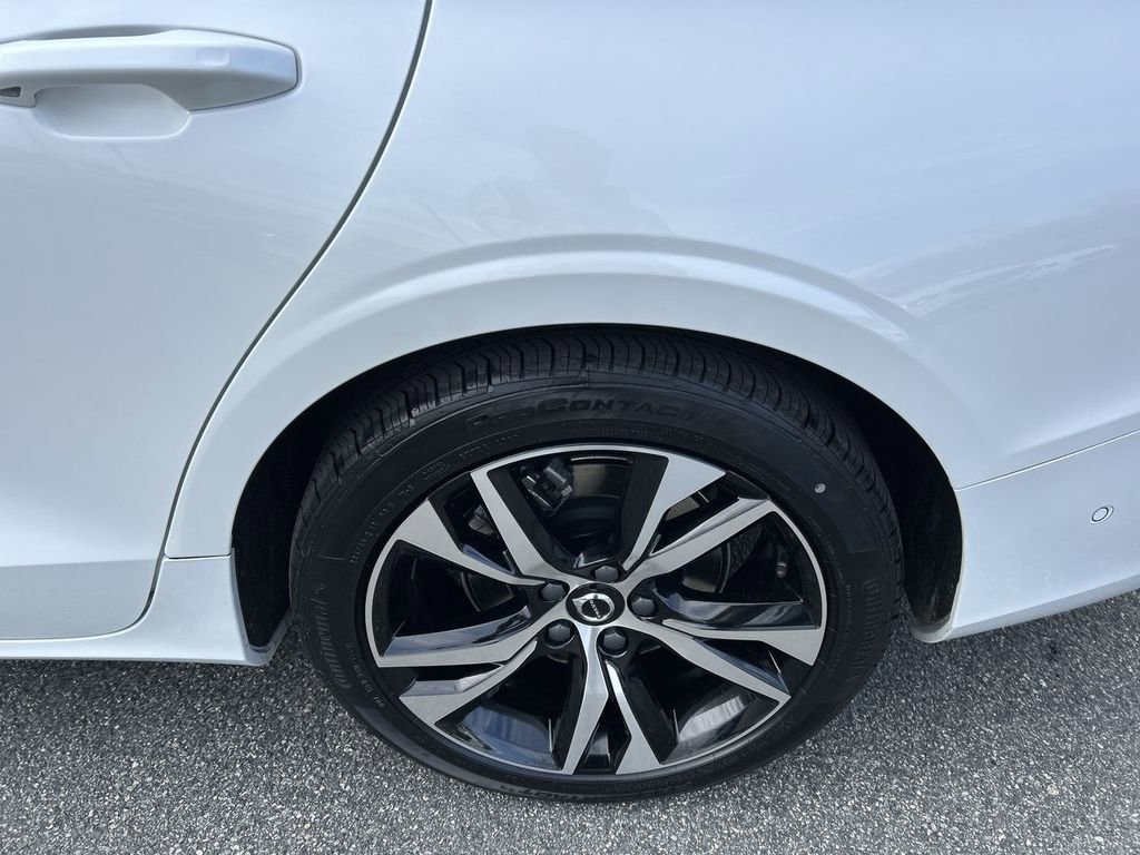 Certified 2025 Volvo S60 B5 Plus FWD image 11