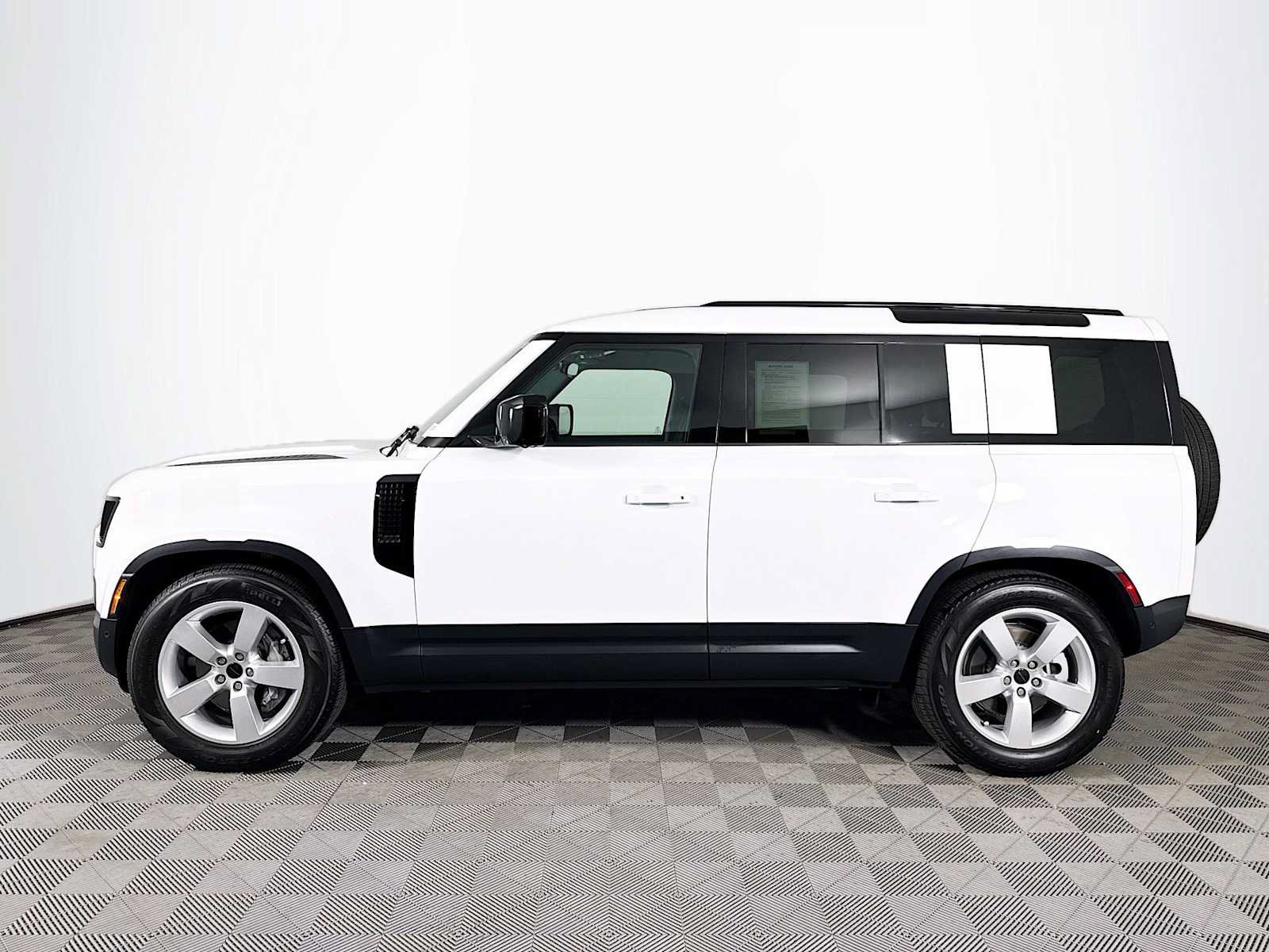 Used 2026 Land Rover Defender 110 S AWD/4WD image 8