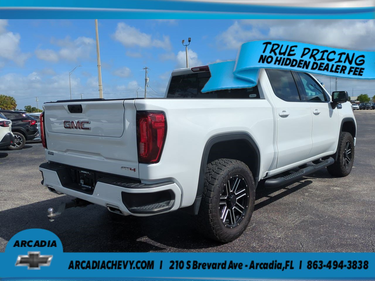 Used 2024 GMC Sierra 1500 AT4 w/ Technology Package AWD/4WD image 4