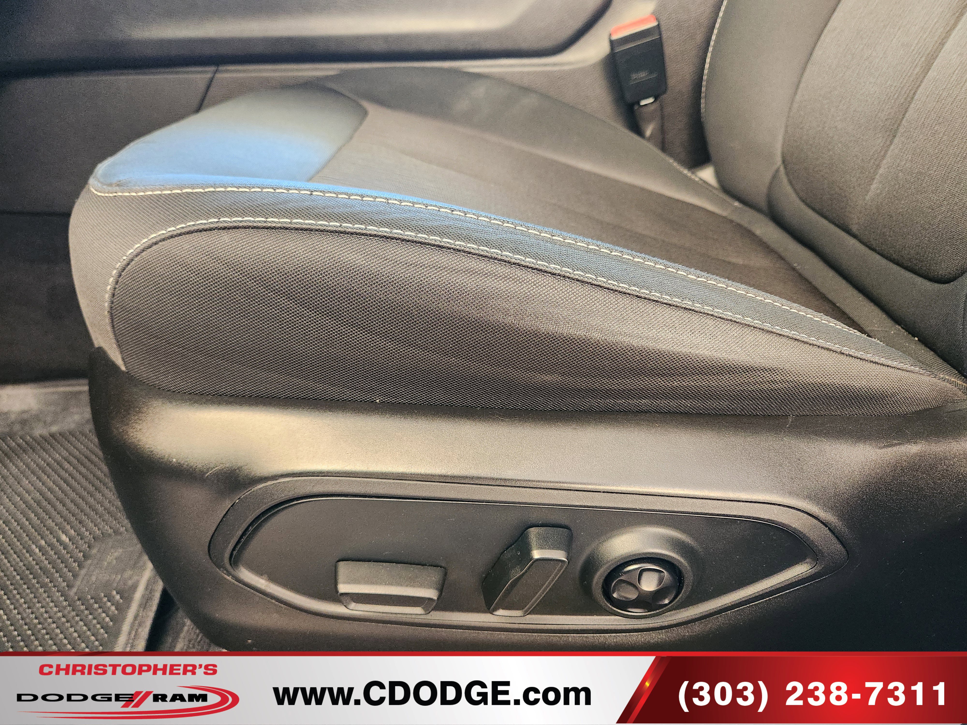 Used 2022 Jeep Grand Cherokee L Laredo w/ Luxury Tech Group I AWD/4WD image 18
