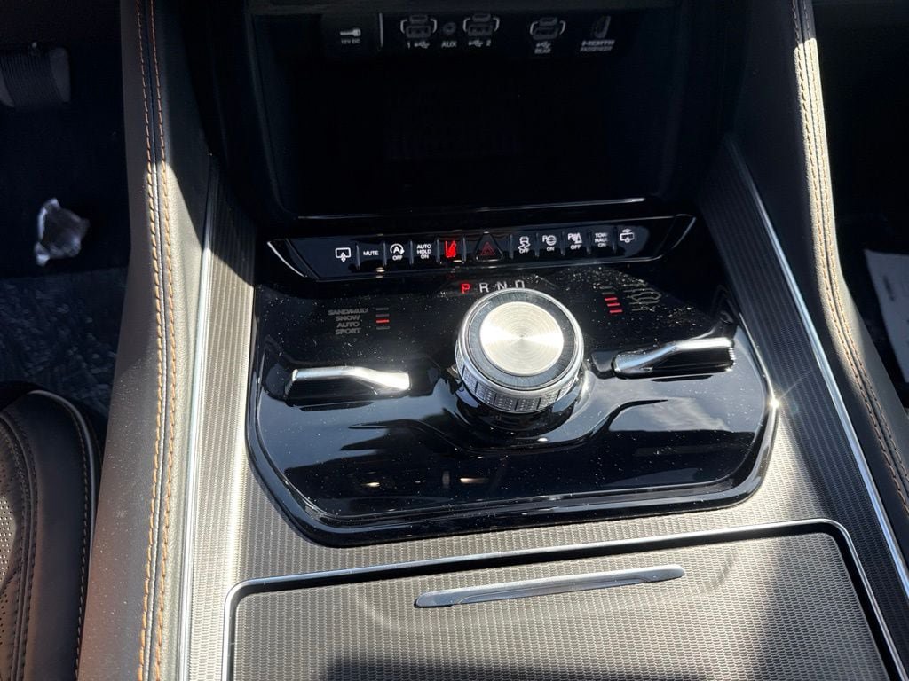 New 2026 Jeep Grand Wagoneer L Summit AWD/4WD image 14