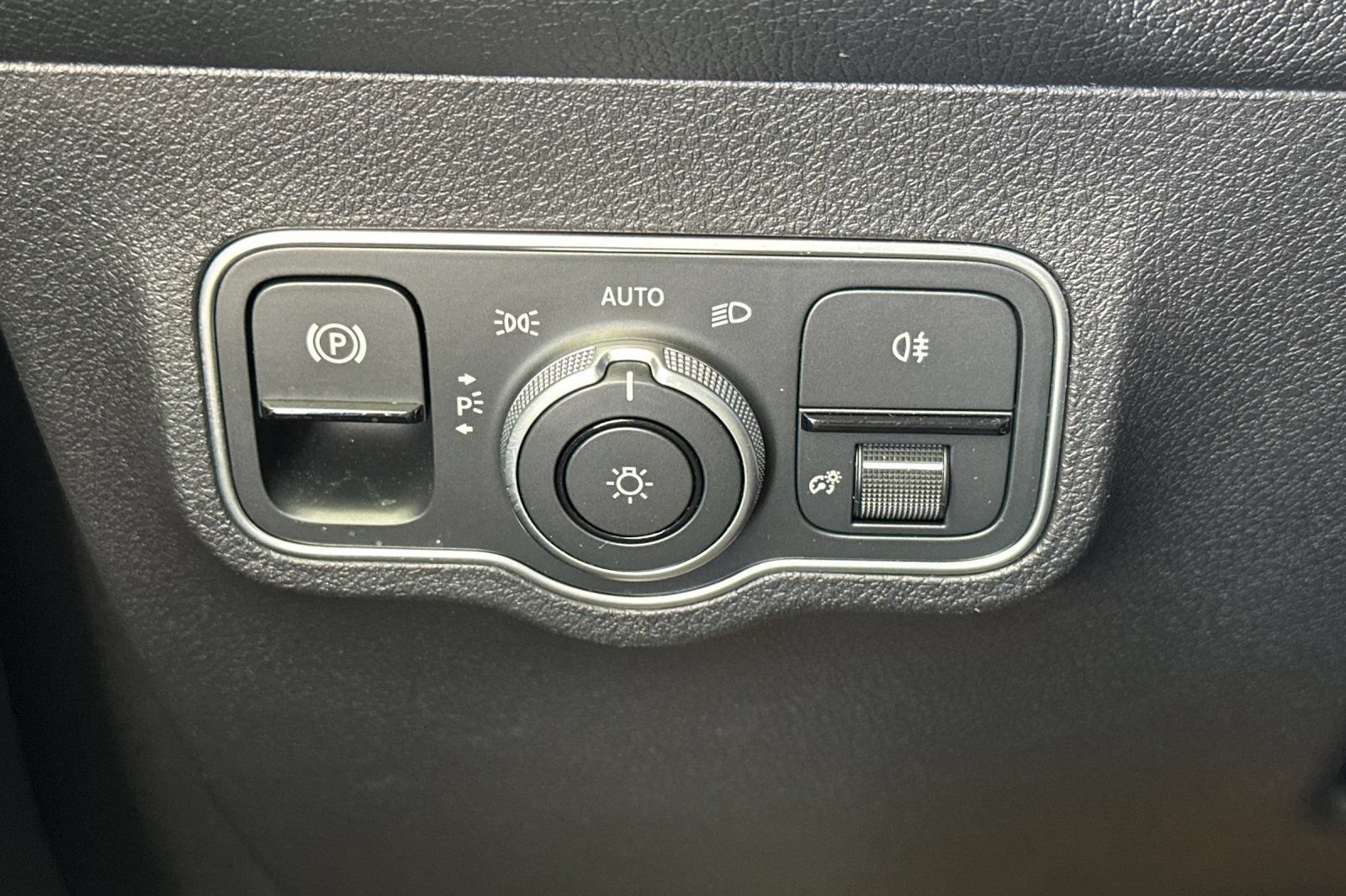 Certified 2025 Mercedes-Benz EQB 250+ image 37