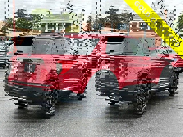Certified 2022 Ford Explorer XLT w/ Equipment Group 202A image 3