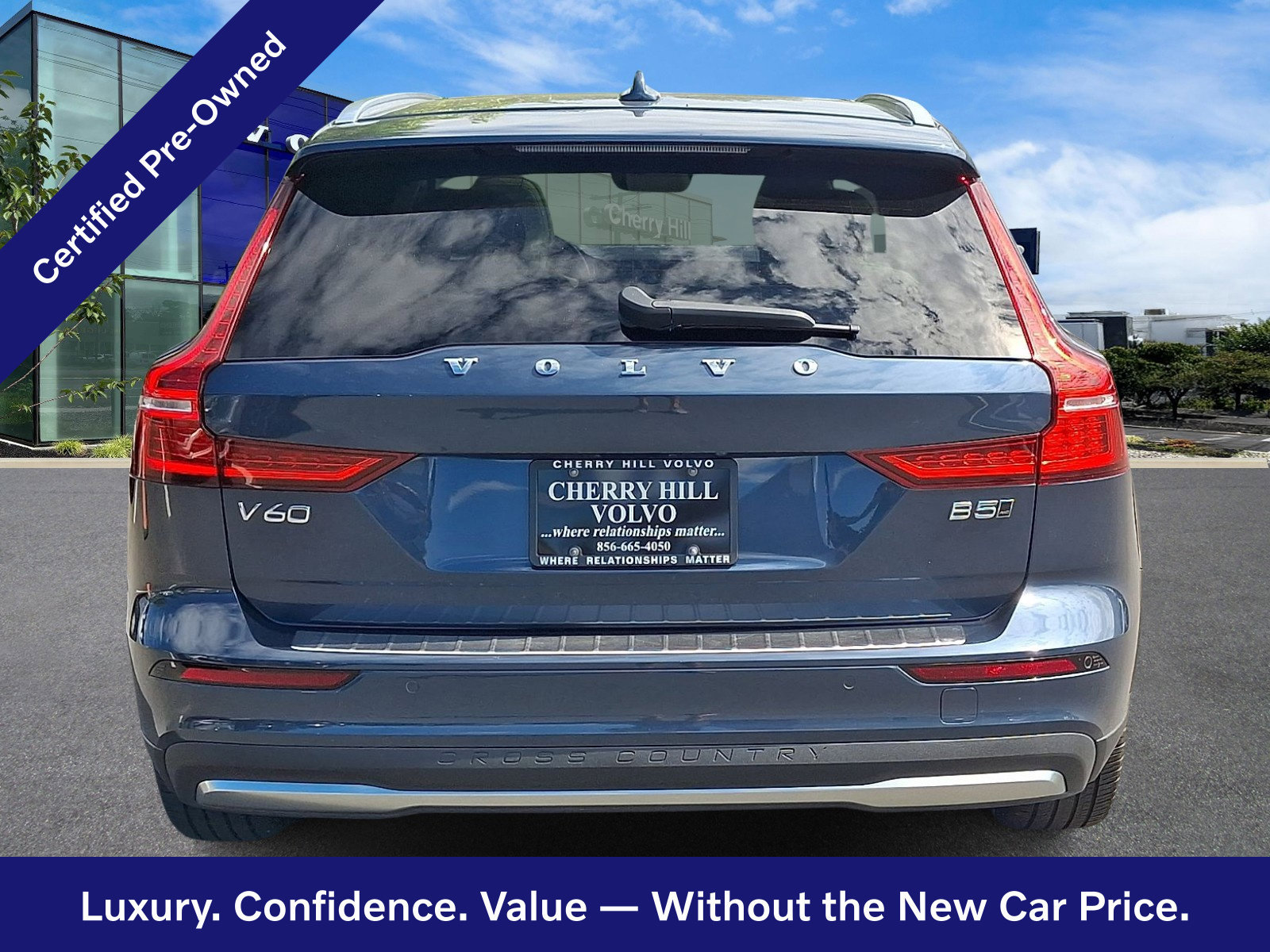 Certified 2024 Volvo V60 B5 Cross Country Plus AWD/4WD image 6