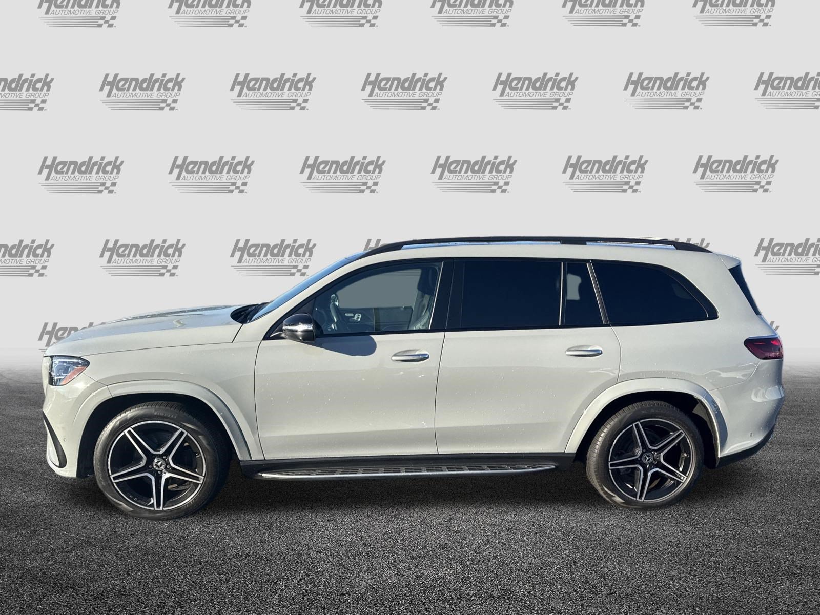 Used 2024 Mercedes-Benz GLS 450 4MATIC image 7