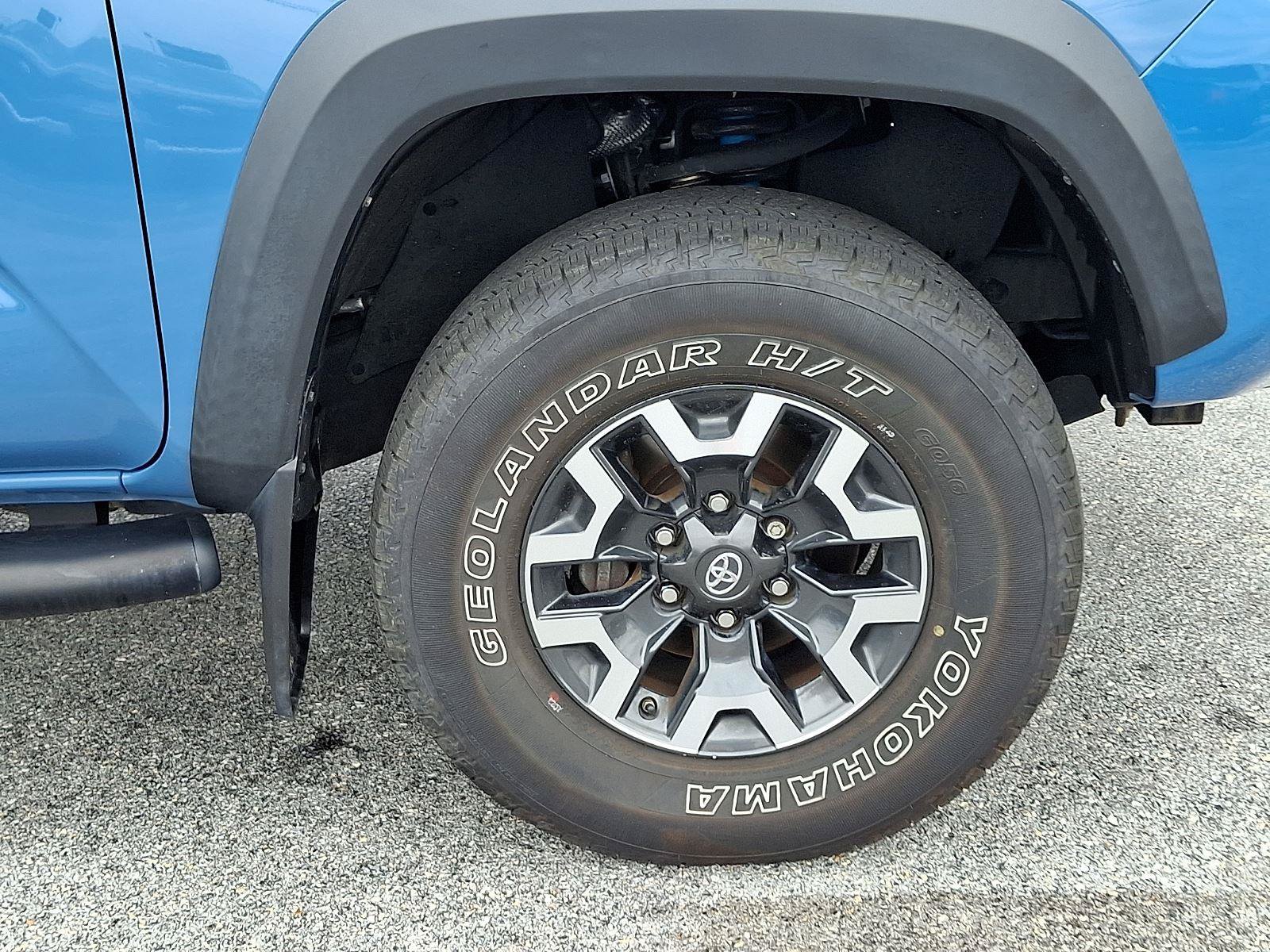 Used 2019 Toyota Tacoma TRD Off-Road AWD/4WD image 8