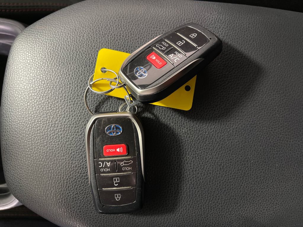Used 2021 Toyota RAV4 SE w/ Weather & Moonroof Package image 25