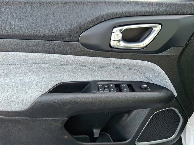 Certified 2022 Jeep Compass Latitude w/ Convenience Group image 16