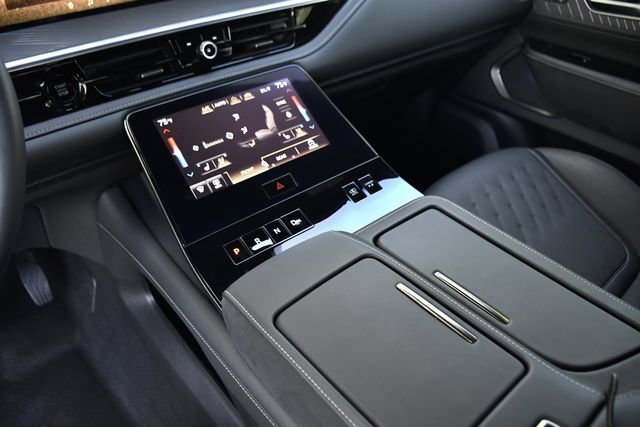 Used 2025 INFINITI QX80 Autograph image 12