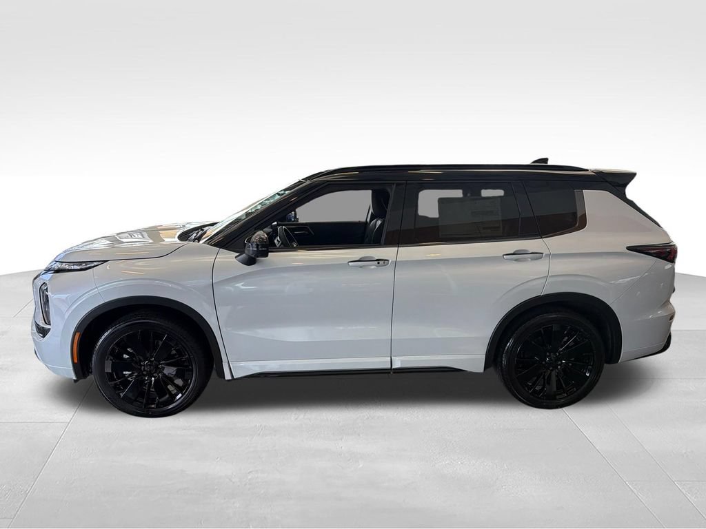 New 2026 Mitsubishi Outlander SEL Black Edition FWD image 2