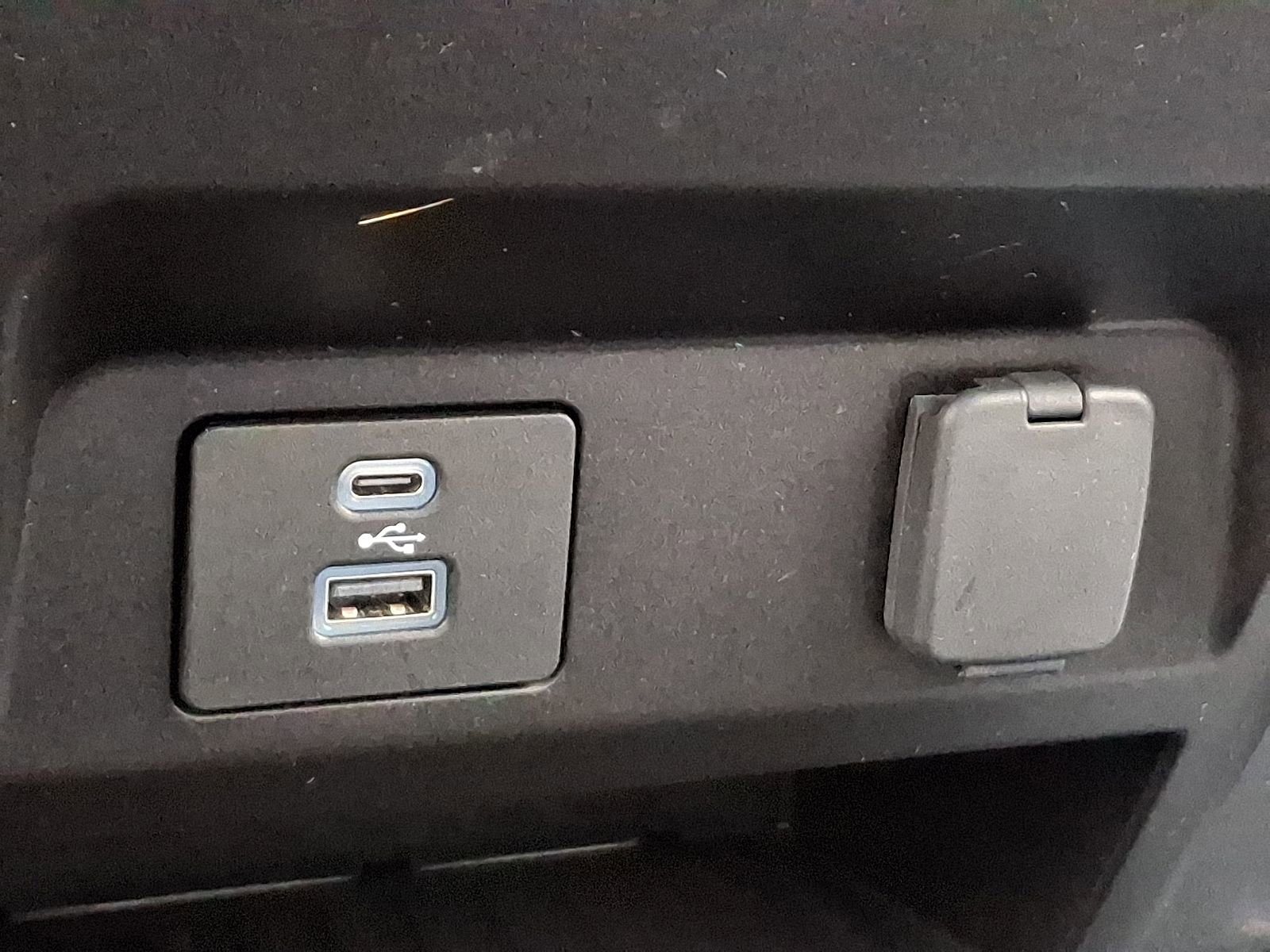 Used 2021 Ford F350 XLT w/ XLT Premium Package image 25