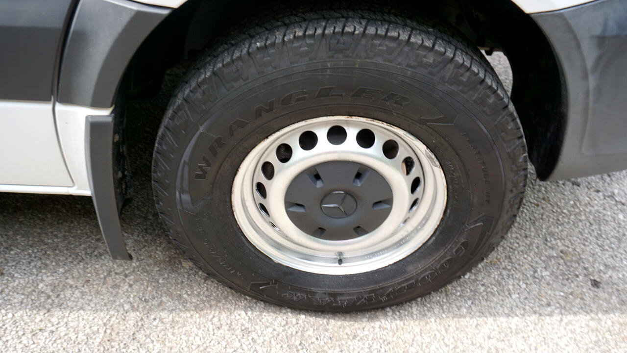 Used 2015 Freightliner Sprinter 2500 image 12