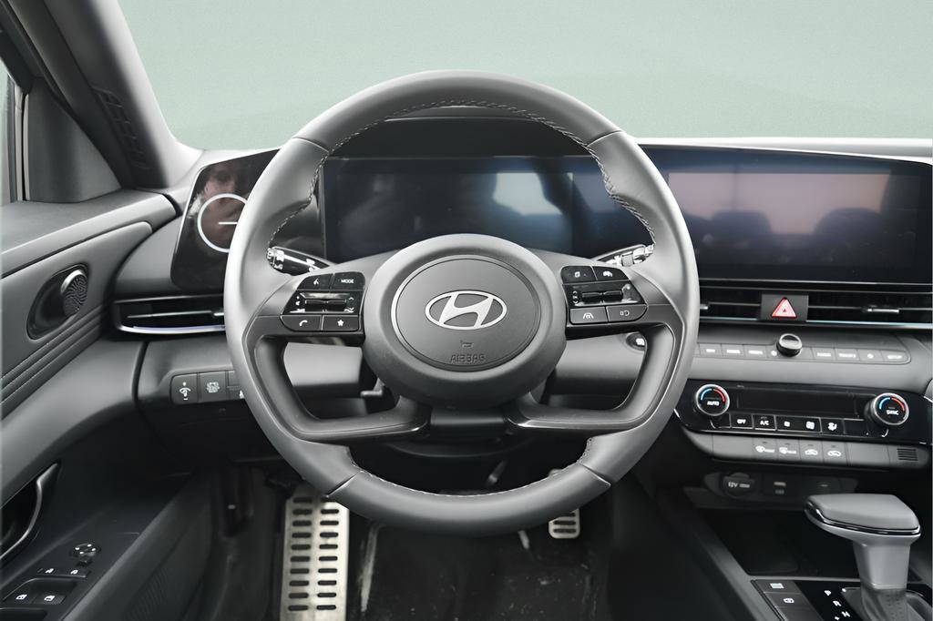 Certified 2025 Hyundai Elantra SEL FWD image 15