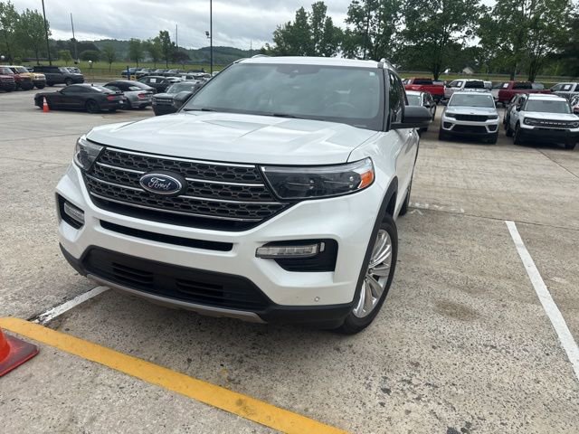 Used 2023 Ford Explorer King Ranch w/ Technology Package AWD/4WD image 2