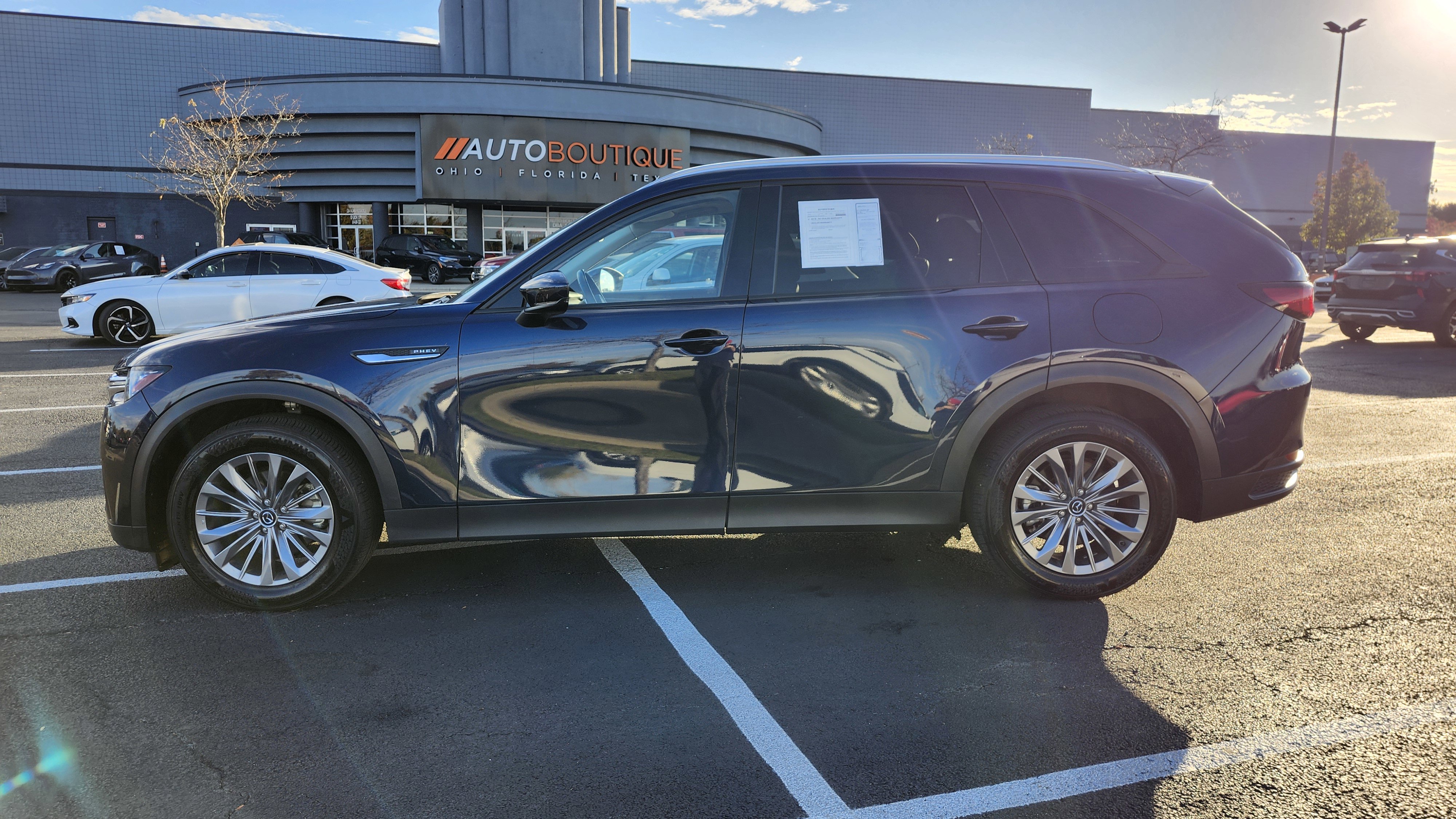 Used 2024 MAZDA CX-90 Plug-In Hybrid w/ Preferred image 8