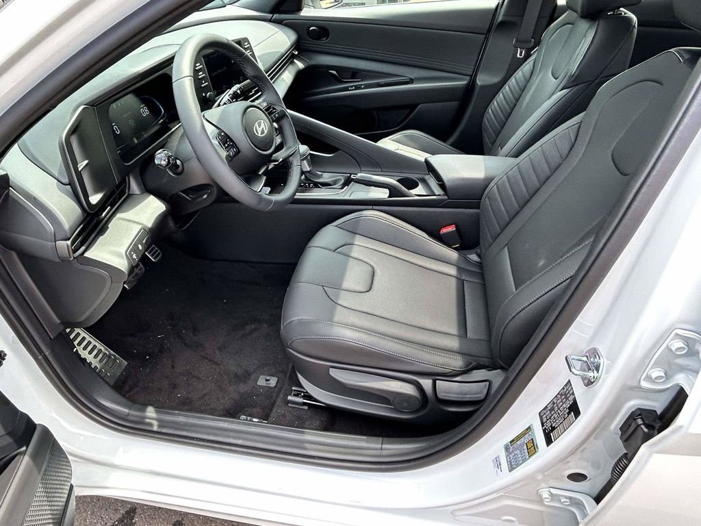 New 2026 Hyundai Elantra SEL Sport FWD image 17