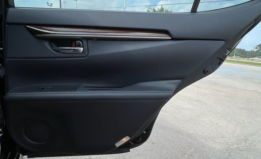 Used 2015 Lexus ES 350 w/ Premium Package FWD image 37