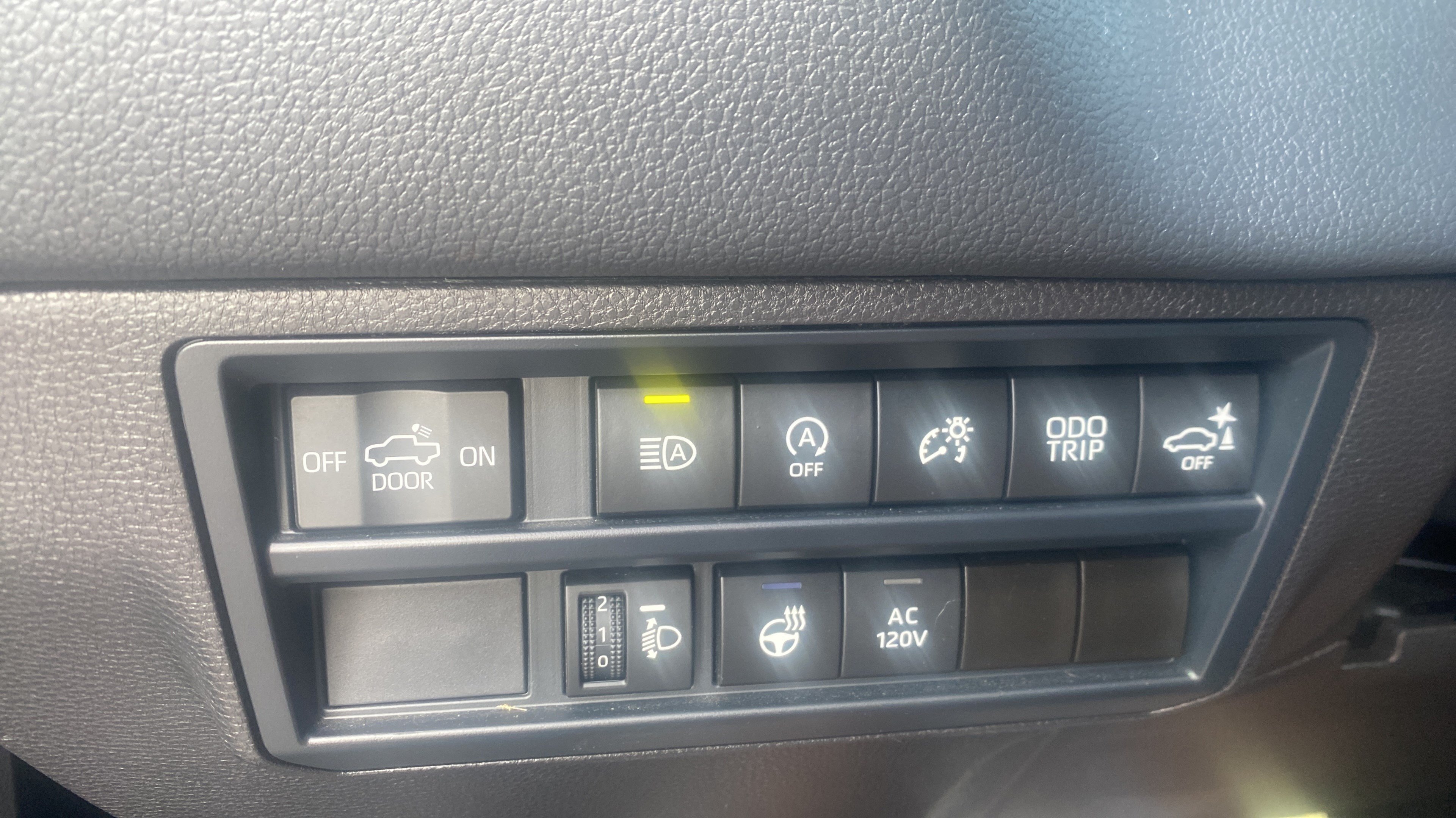 Used 2026 Toyota Tundra Limited AWD/4WD image 28