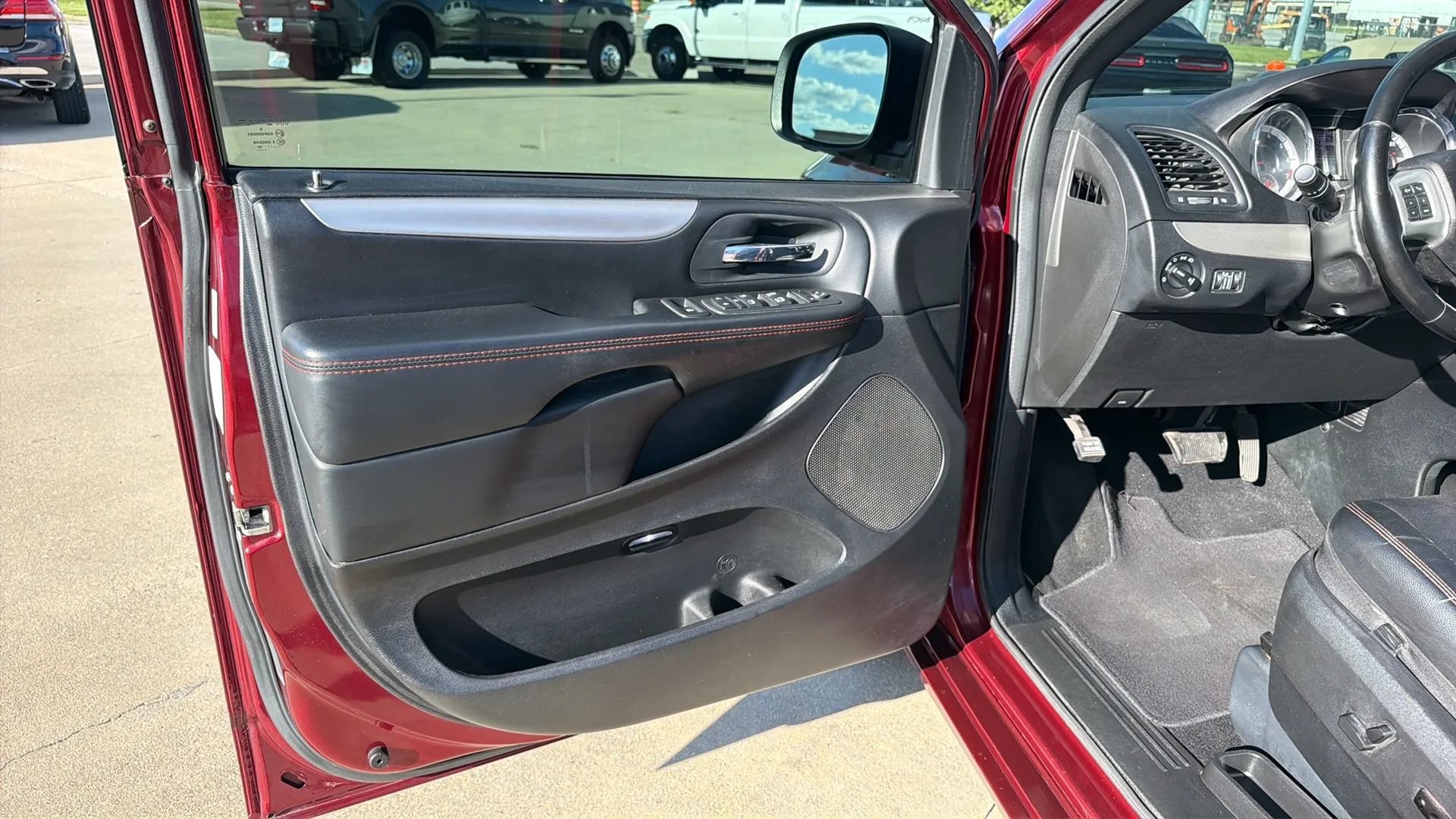 Used 2020 Dodge Grand Caravan GT FWD image 88