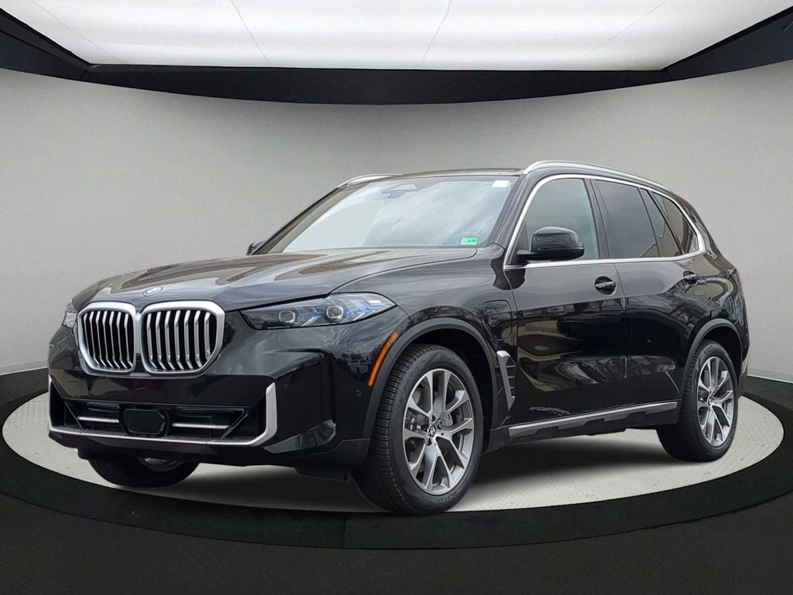 Used 2026 BMW X5 xDrive50e w/ Premium Package AWD/4WD image 4