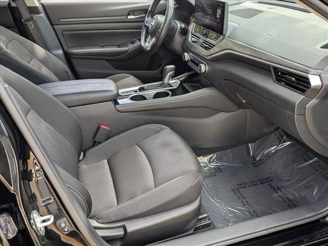 Used 2024 Nissan Altima 2.5 SV w/ SV Premium Package FWD image 23