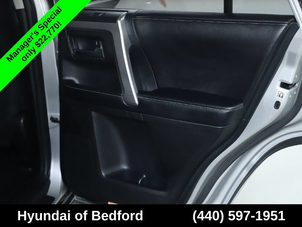 Used 2016 Toyota 4Runner SR5 AWD/4WD image 32