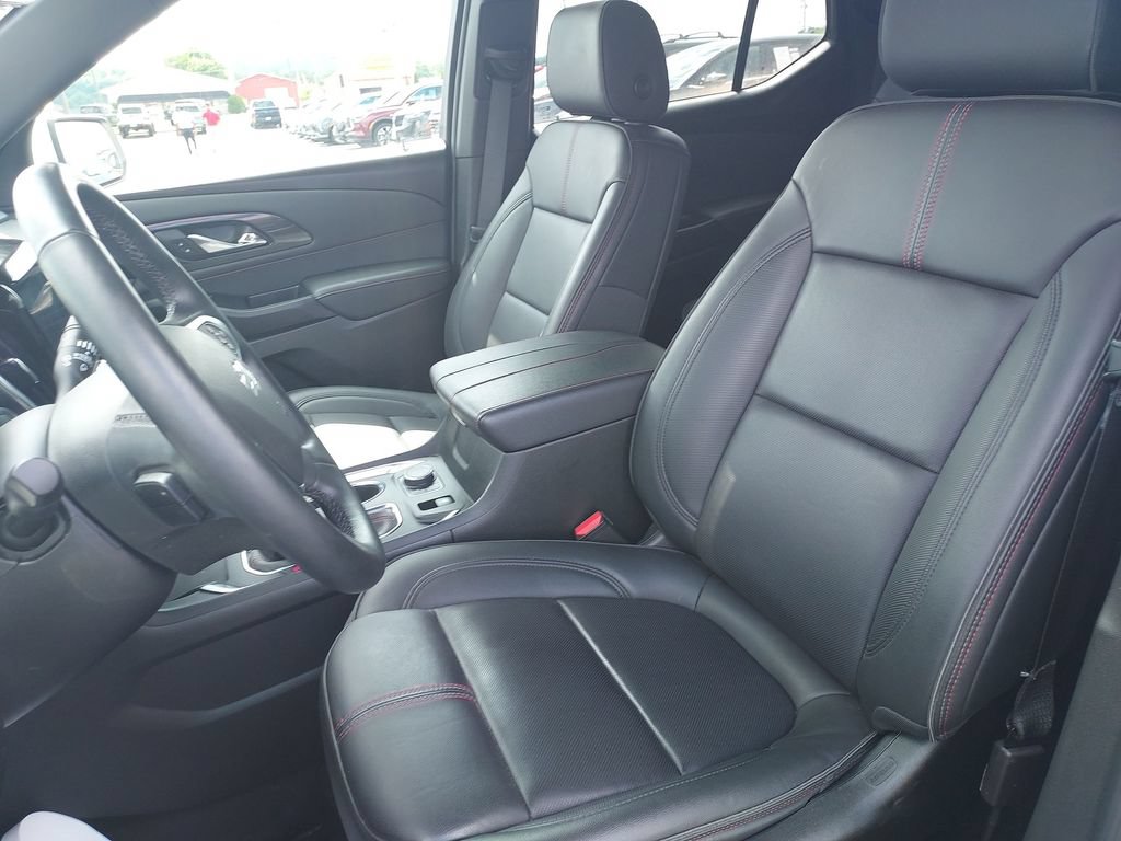 Used 2023 Chevrolet Traverse RS AWD/4WD image 17
