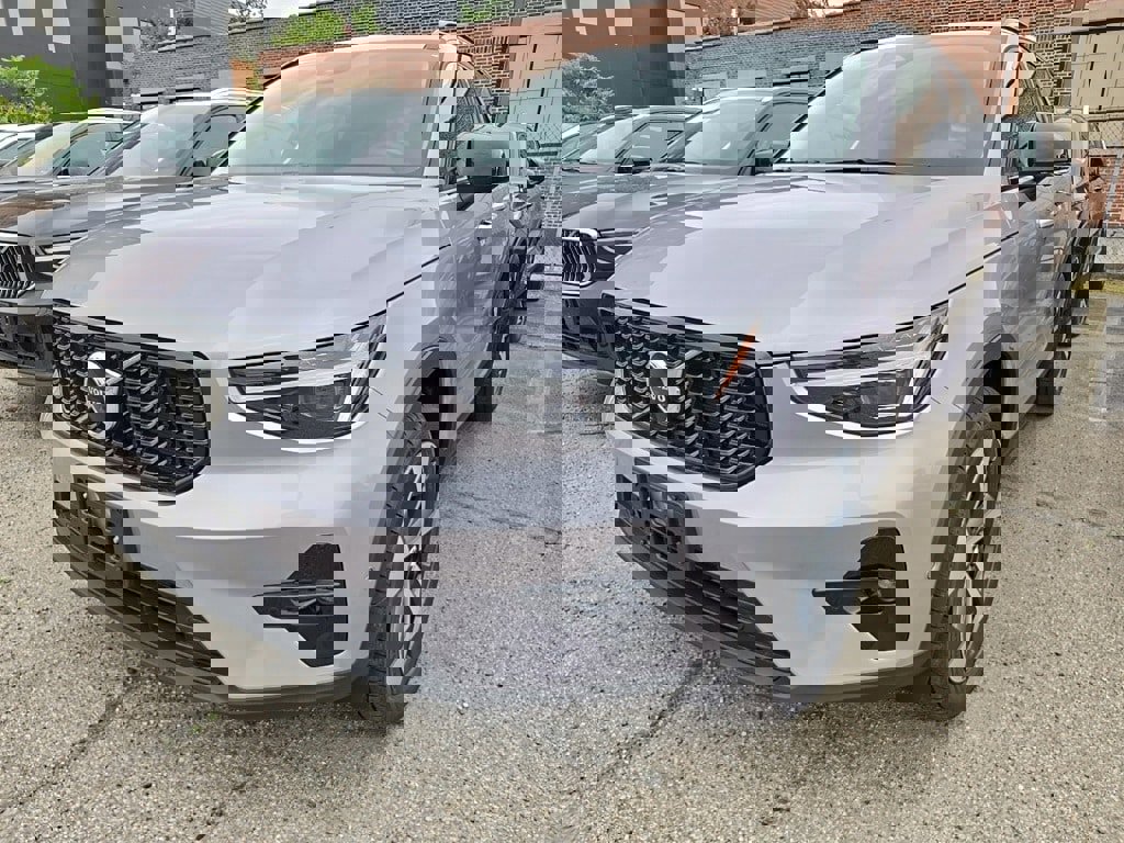 New 2026 Volvo XC40 B5 Plus w/ Protection Package Premier image 2