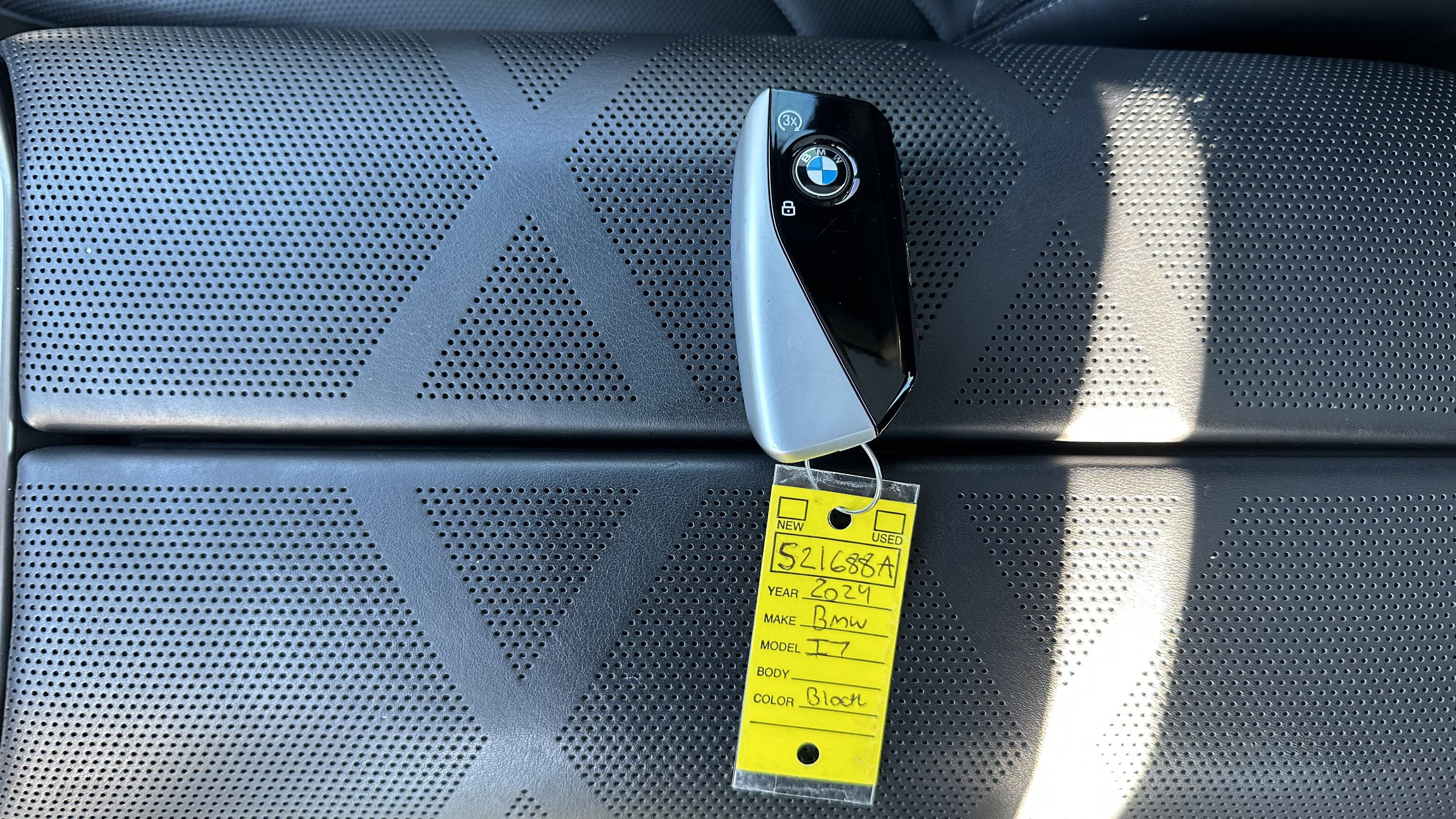 Used 2024 BMW i7 xDrive60 image 35