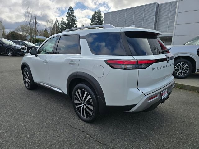 Used 2025 Nissan Pathfinder Platinum image 9