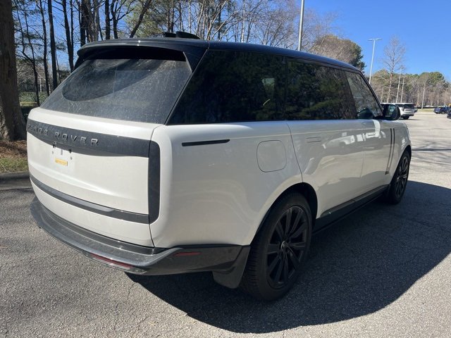Certified 2025 Land Rover Range Rover Long Wheelbase Autobiography image 9