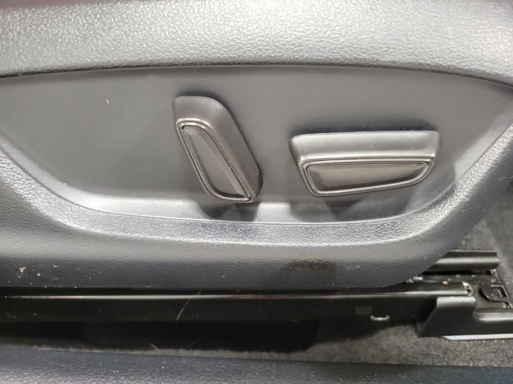 Used 2018 Toyota Camry XSE w/ Driver Assist Package FWD image 19