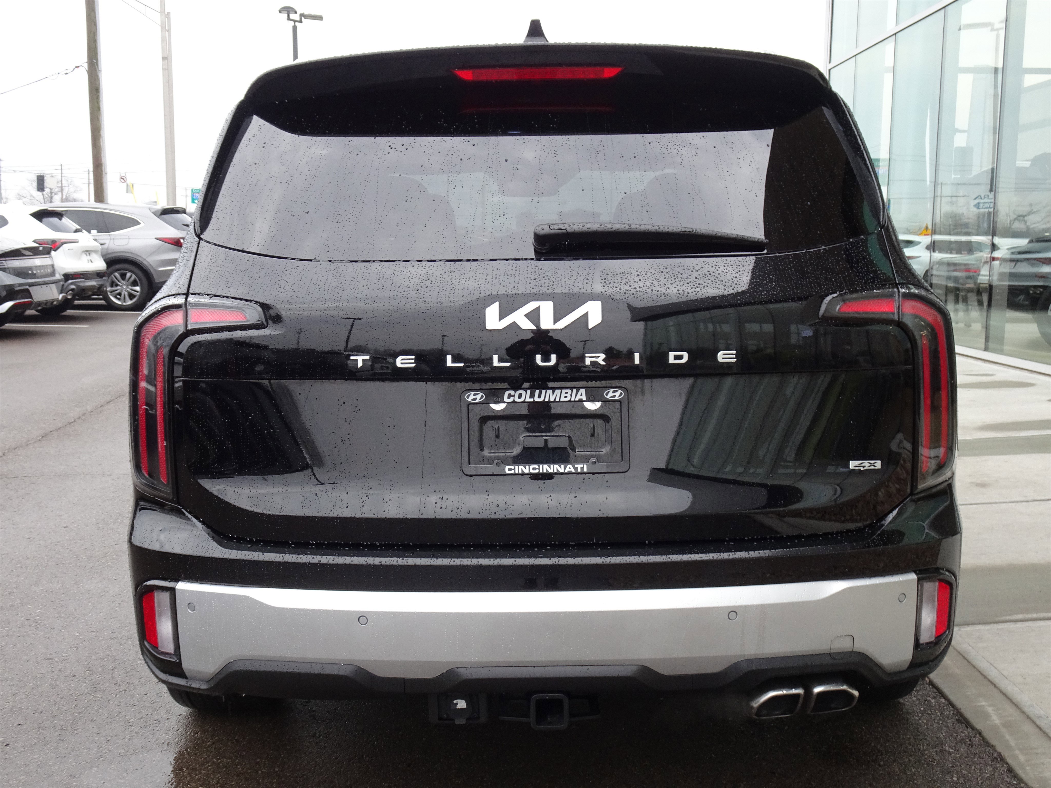 Used 2024 Kia Telluride SX w/ Towing Package image 4