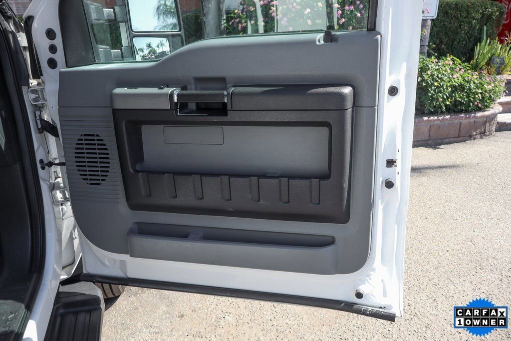 Used 2016 Ford F550 4x4 Crew Cab Super Duty image 36