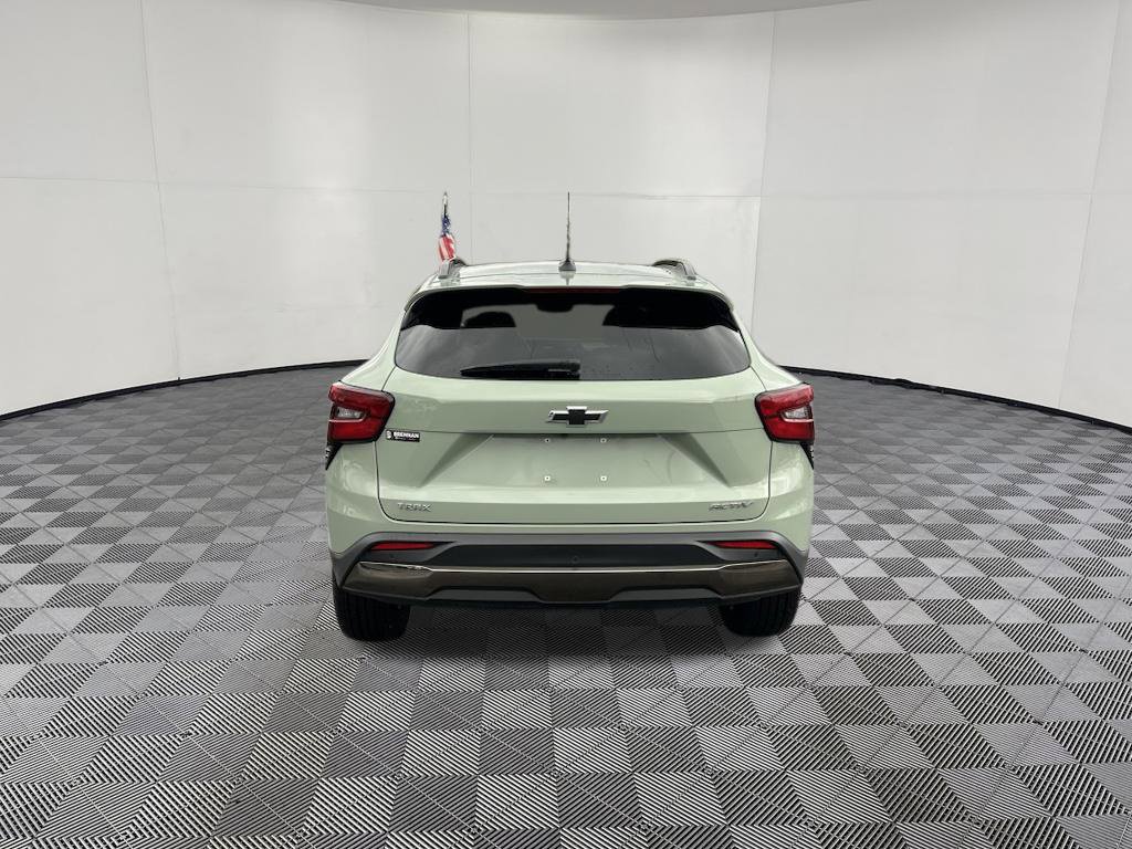 Used 2025 Chevrolet Trax ACTIV w/ Driver Confidence Package FWD image 4