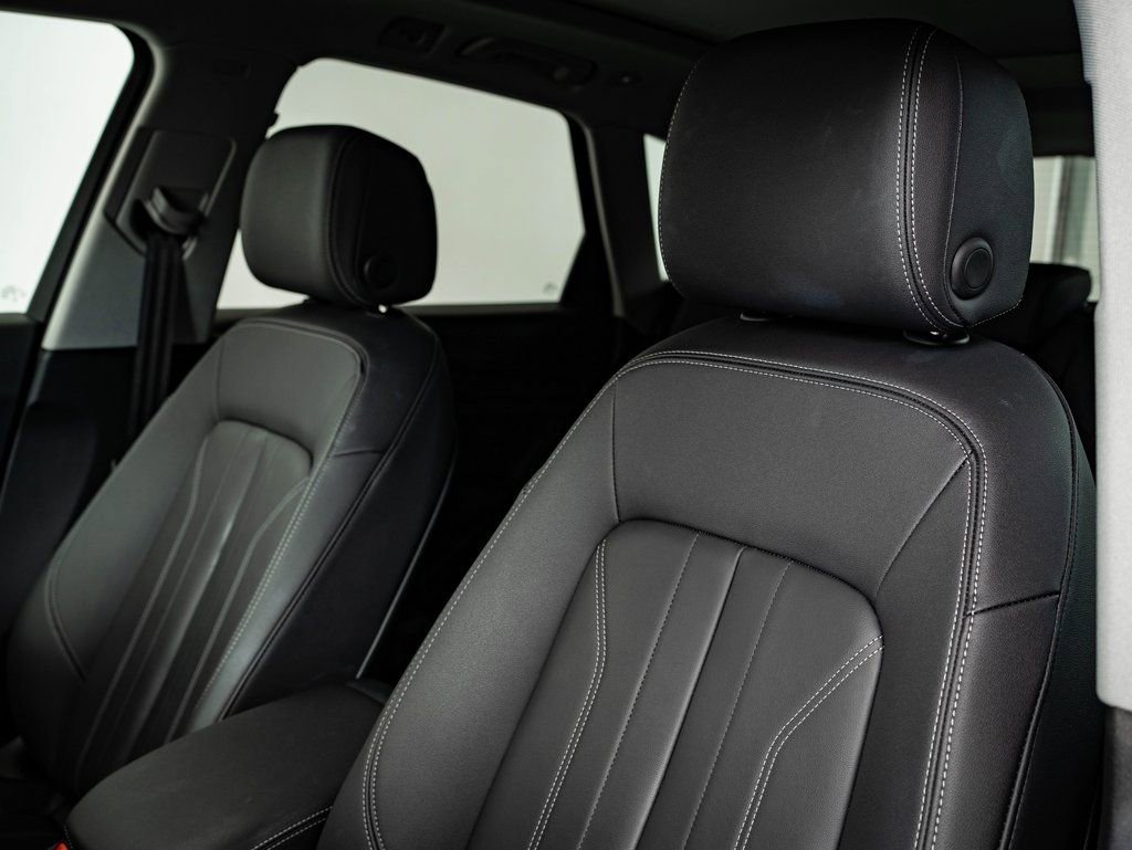 Used 2023 Audi Q5 2.0T Premium w/ Convenience Package image 24