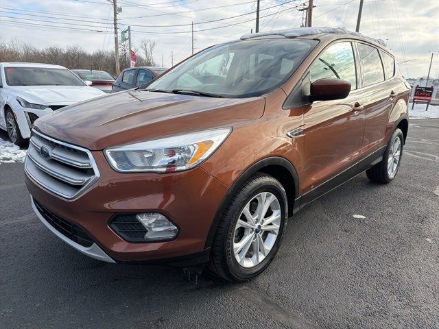 Used 2017 Ford Escape SE image 3