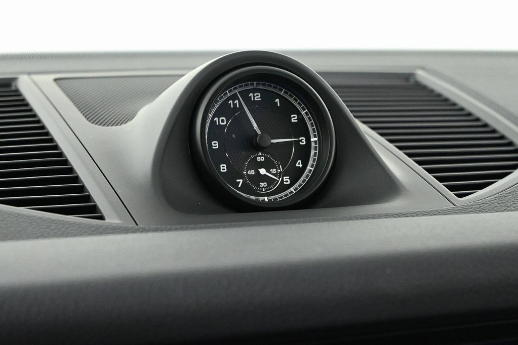 Used 2025 Porsche Macan image 17