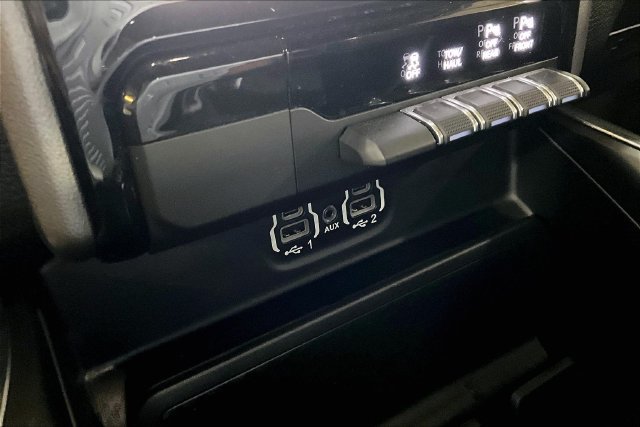 Used 2023 RAM 1500 Laramie AWD/4WD image 27