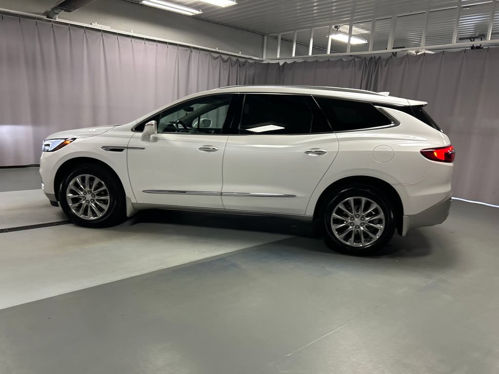 Used 2020 Buick Enclave Premium w/ Surround and Sites Package FWD image 4