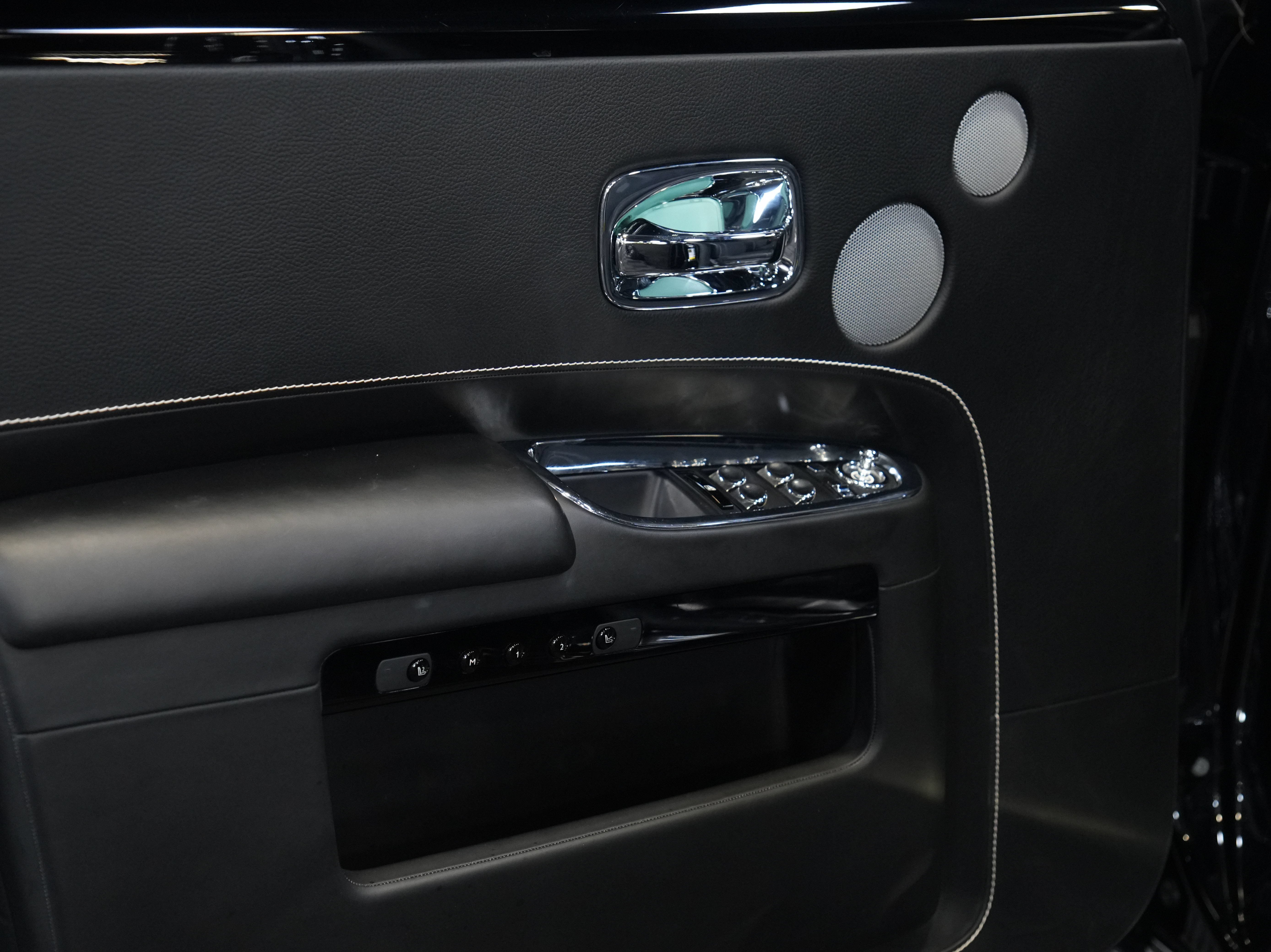 Used 2020 Rolls-Royce Ghost RWD image 30