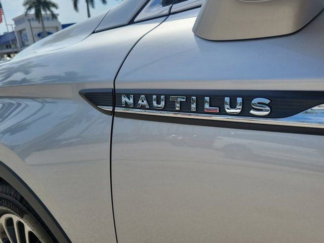 Certified 2019 Lincoln Nautilus Reserve w/ Cargo Utility Package image 9