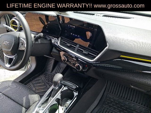 Used 2025 Chevrolet Trax ACTIV w/ Sunroof Package FWD image 32