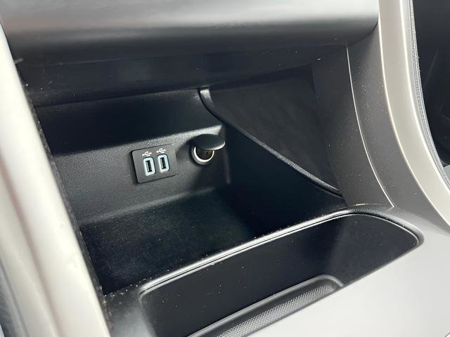 Used 2020 Ford Fusion SE image 19