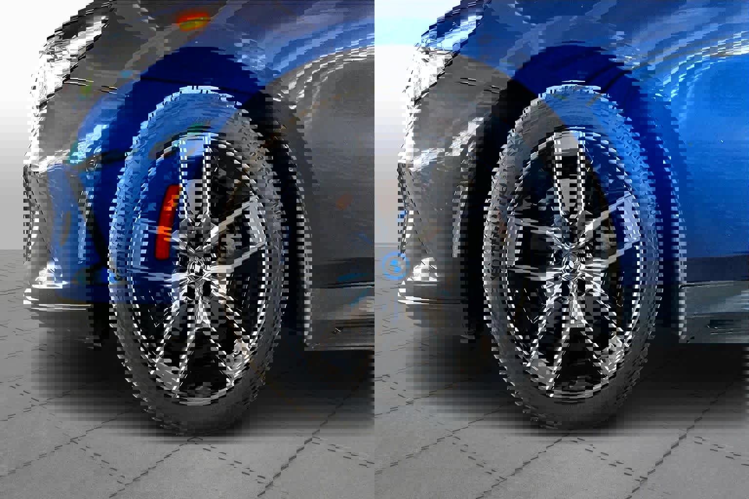 Used 2025 BMW i5 eDrive40i image 10