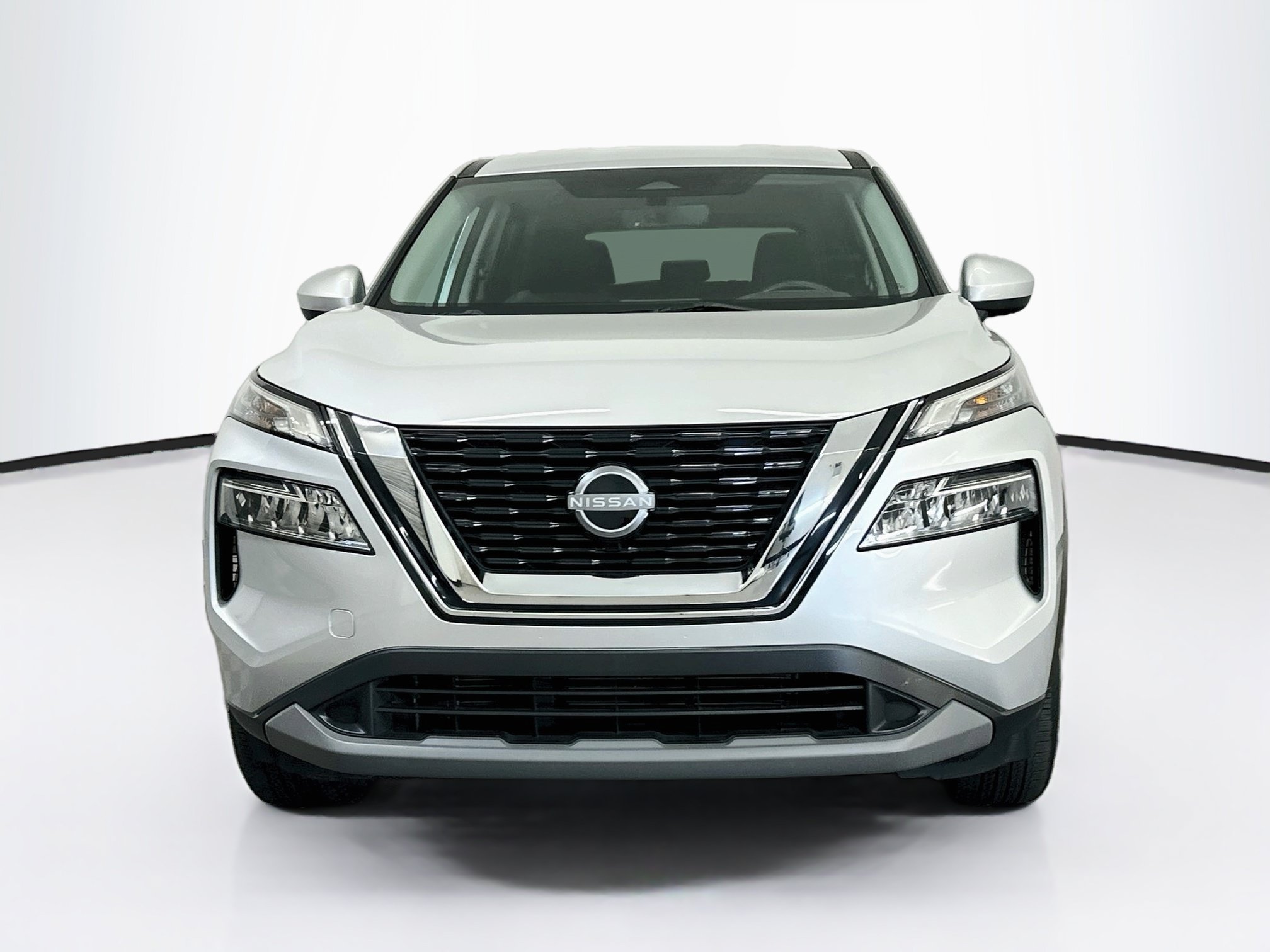 Used 2023 Nissan Rogue SV AWD/4WD image 2