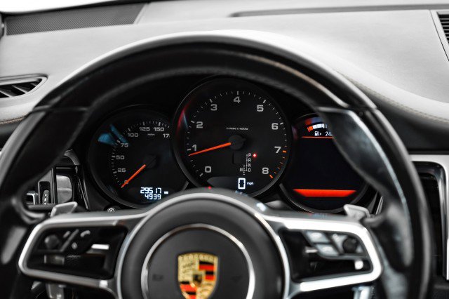 Used 2021 Porsche Macan image 15