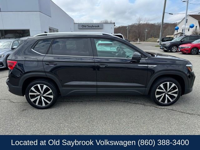 Used 2024 Volkswagen Taos SE image 4