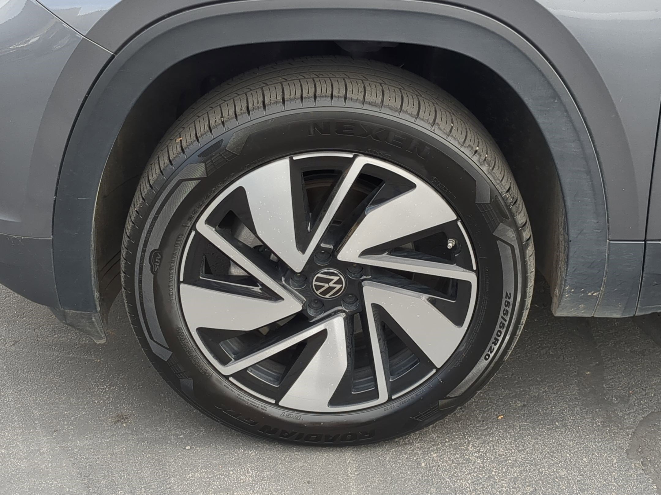 Used 2024 Volkswagen Atlas SE image 13