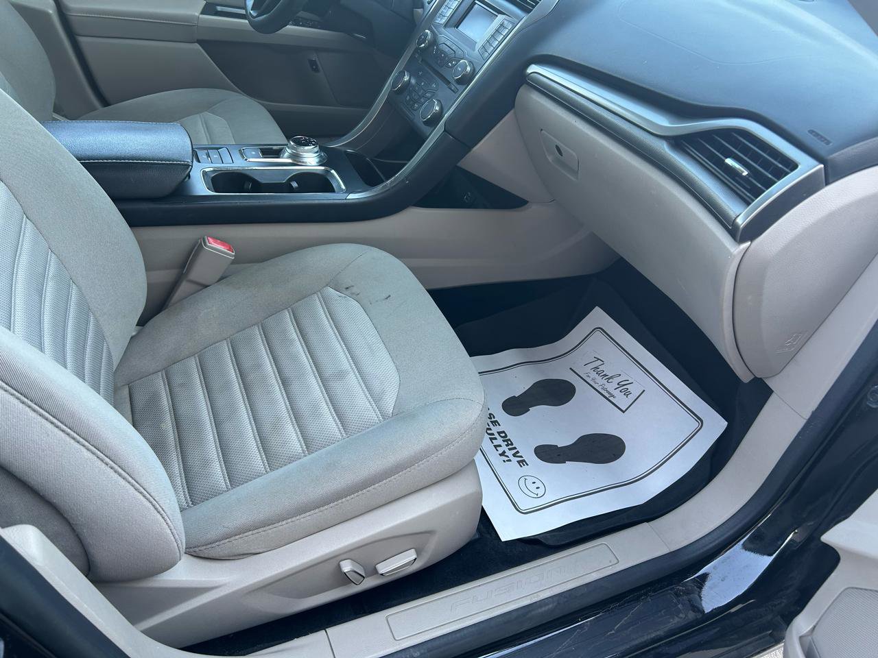 Used 2017 Ford Fusion SE image 12